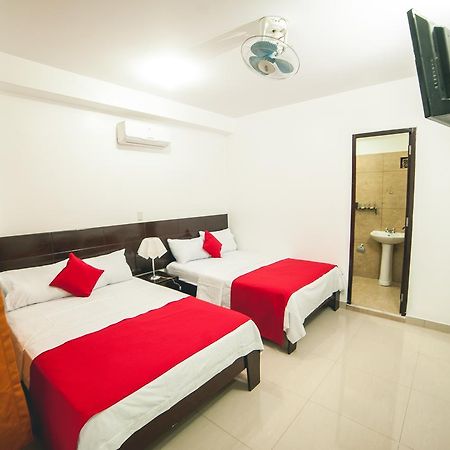Hotel Luxor ปูคาลปา ภายนอก รูปภาพ